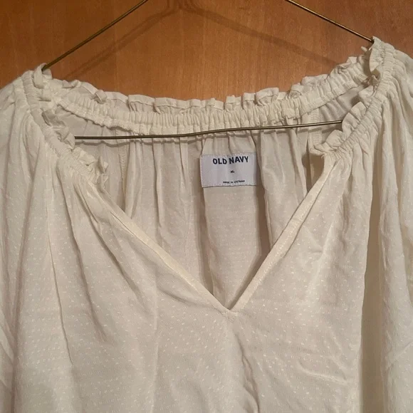 Old Navy Women's Cream Off-Shoulder Peasant Top - Picture 4 of 5
